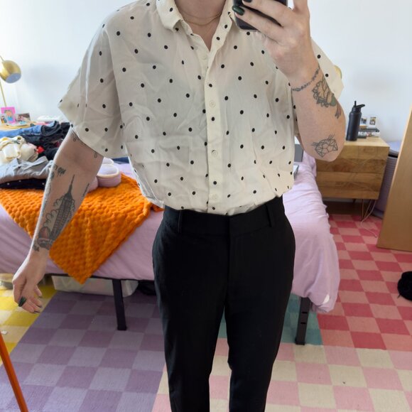 Uniqlo - rayon button down t-shirt - white polka dot - size S - Picture 2 of 5